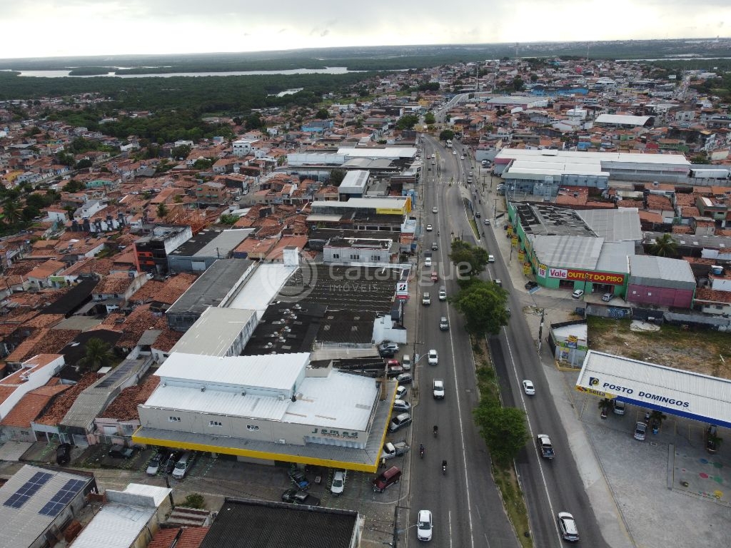 Galpão para Venda e Locação na Av. Nevaldo Rocha