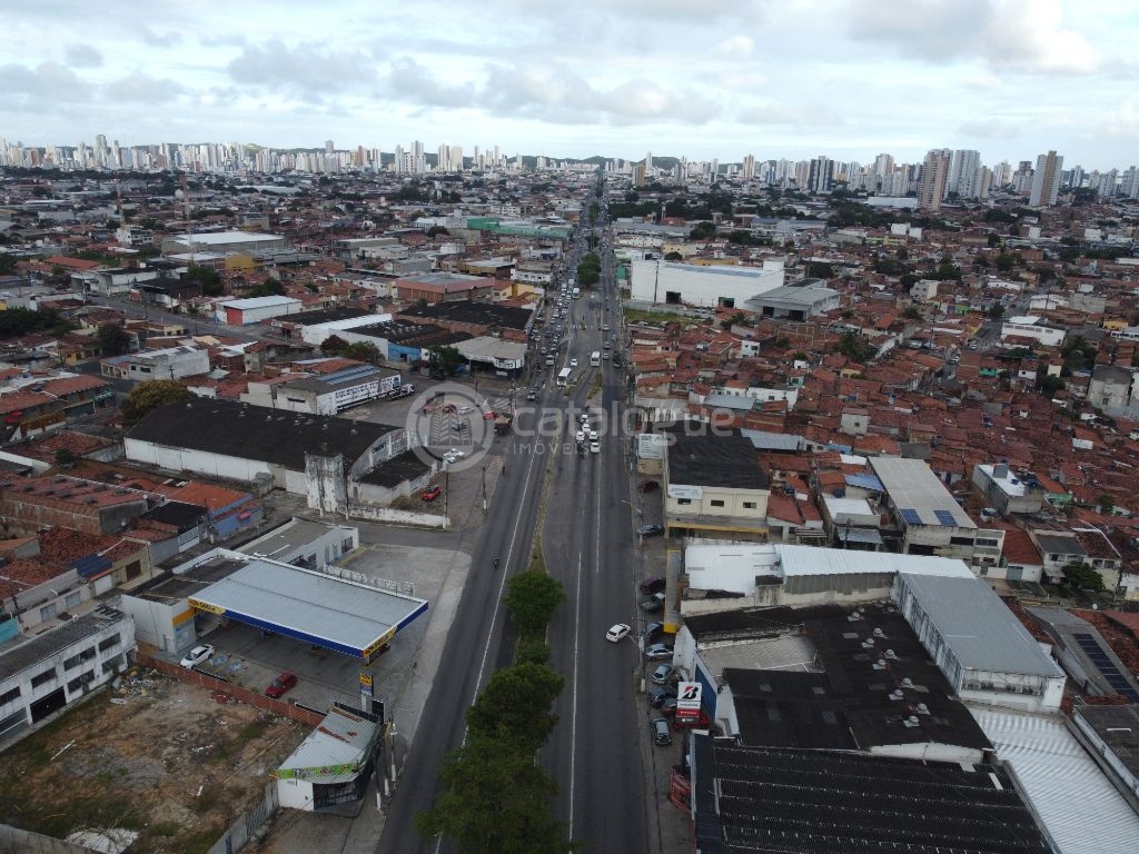 Galpão para Venda e Locação na Av. Nevaldo Rocha