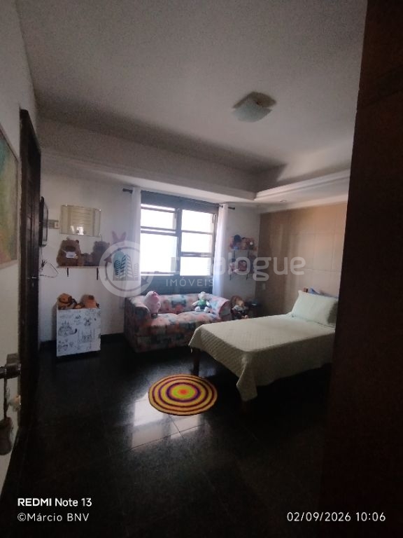Exclusividade em Petrópolis: 1 Por Andar com 296 m², 4 Suítes e Permuta