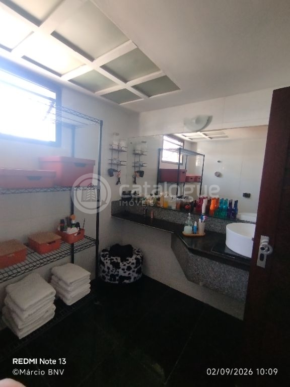 Exclusividade em Petrópolis: 1 Por Andar com 296 m², 4 Suítes e Permuta