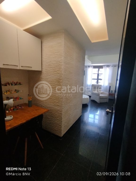 Exclusividade em Petrópolis: 1 Por Andar com 296 m², 4 Suítes e Permuta