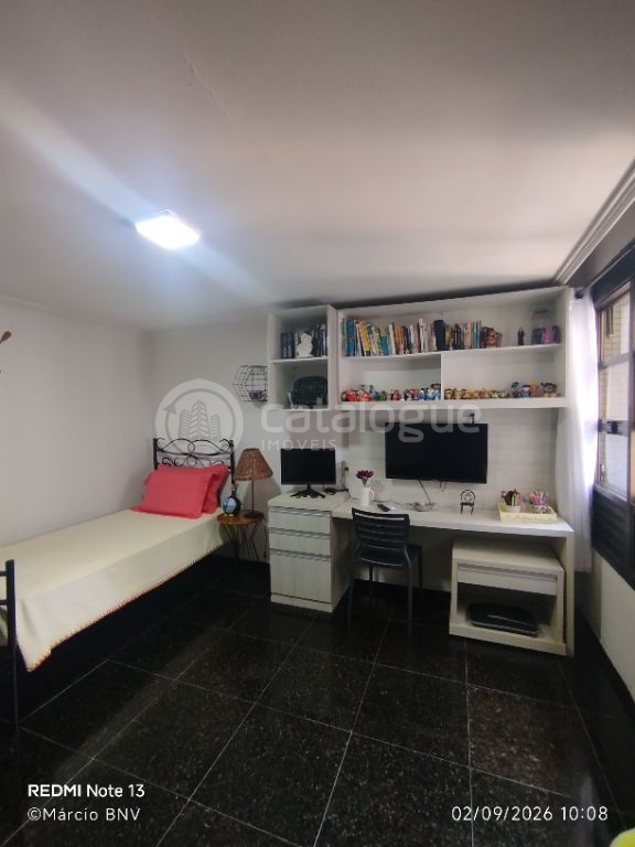 Exclusividade em Petrópolis: 1 Por Andar com 296 m², 4 Suítes e Permuta
