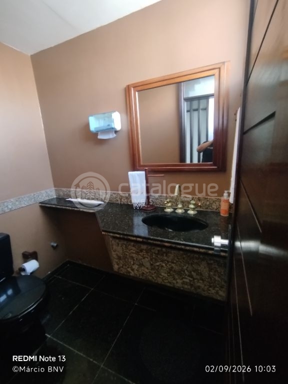 Exclusividade em Petrópolis: 1 Por Andar com 296 m², 4 Suítes e Permuta