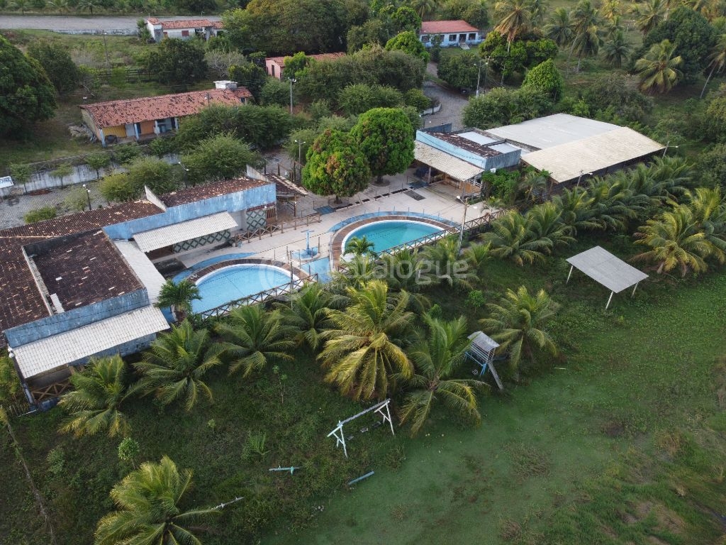 Área exclusiva com 10,5 hectares - Com Resort - Às Margens da Lagoa