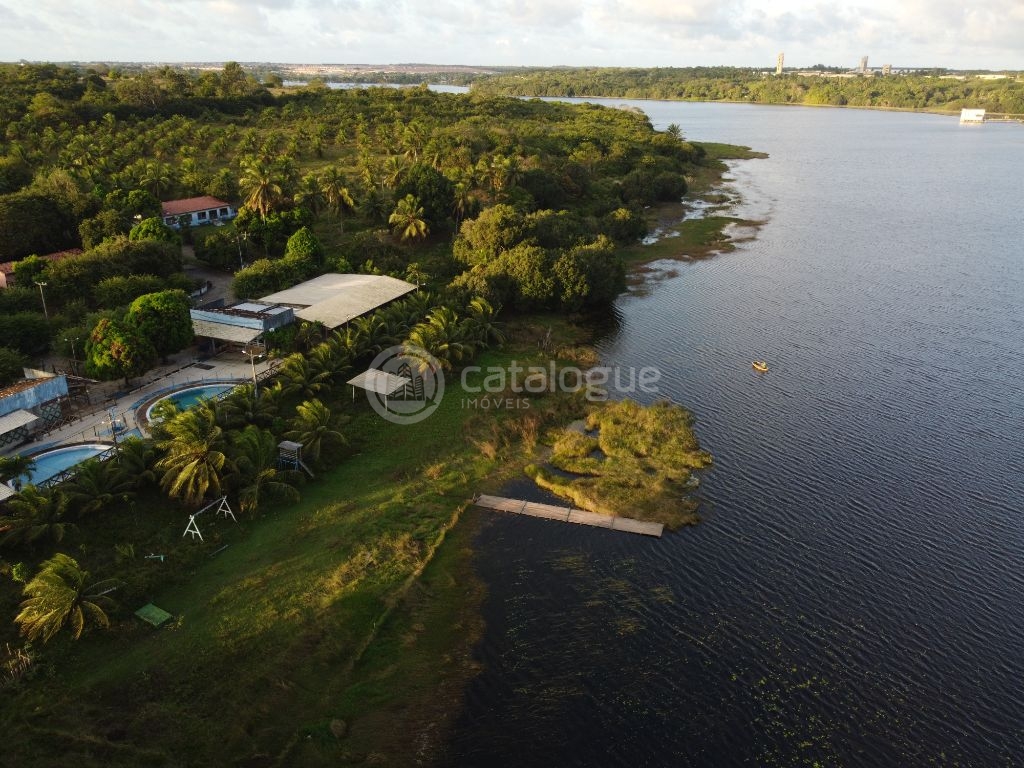 Área exclusiva com 10,5 hectares - Com Resort - Às Margens da Lagoa