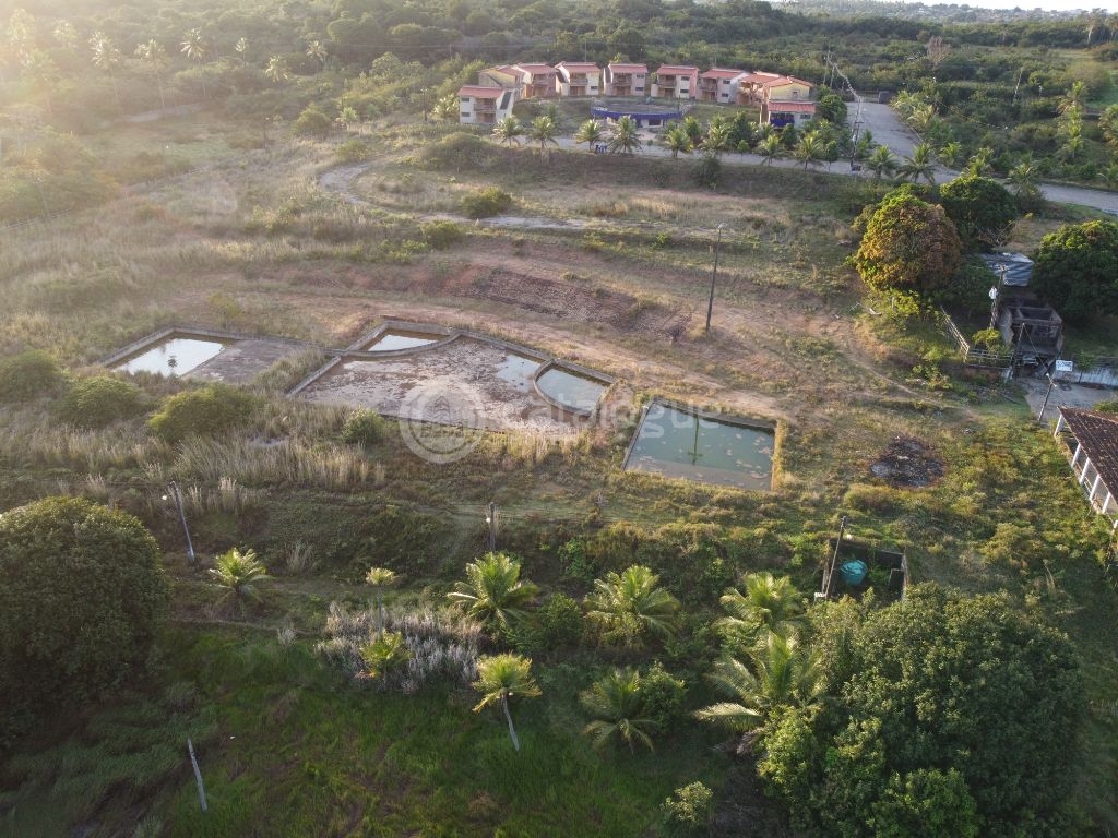 Área exclusiva com 10,5 hectares - Com Resort - Às Margens da Lagoa