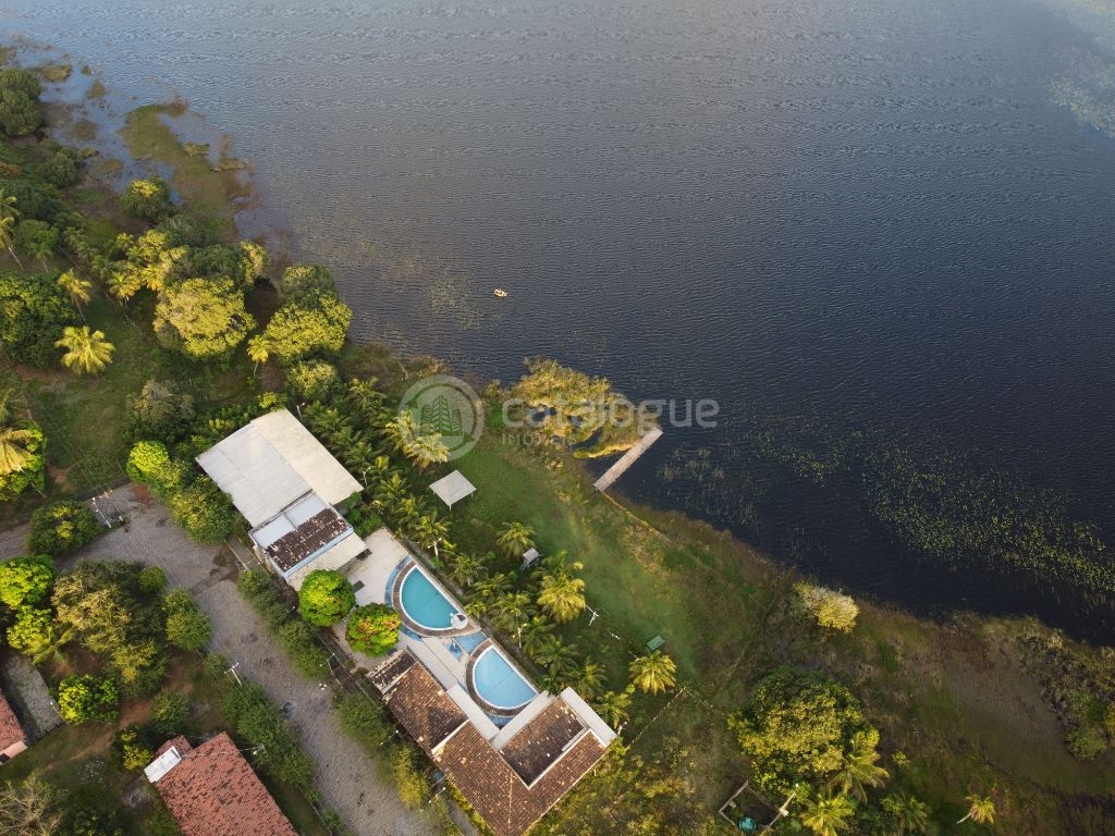 Área exclusiva com 10,5 hectares - Com Resort - Às Margens da Lagoa