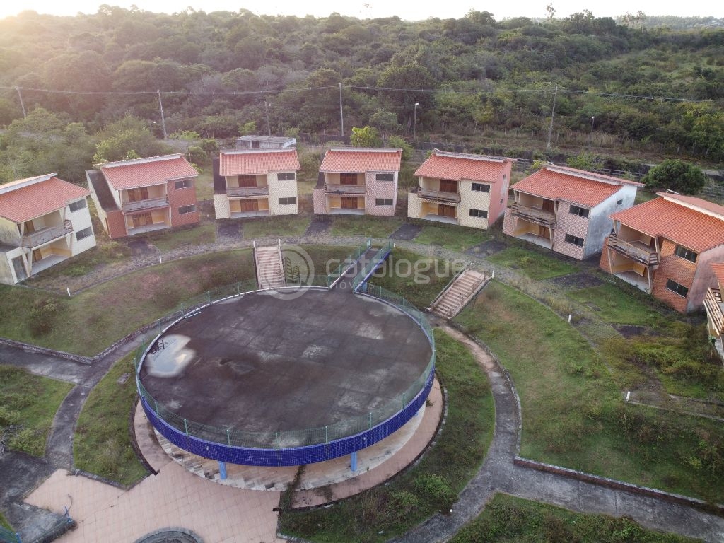 Área exclusiva com 10,5 hectares - Com Resort - Às Margens da Lagoa
