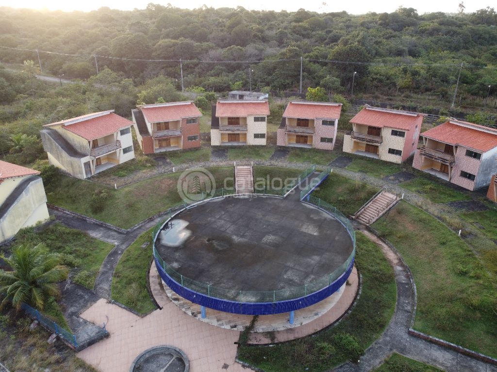 Área exclusiva com 10,5 hectares - Com Resort - Às Margens da Lagoa