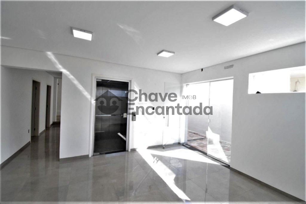 Salao comercial com 8 salas em localizacao privilegiada