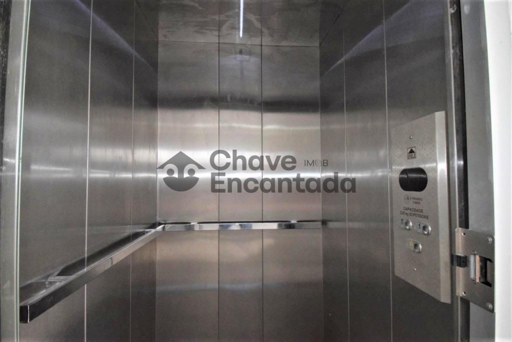 Salao comercial com 8 salas em localizacao privilegiada
