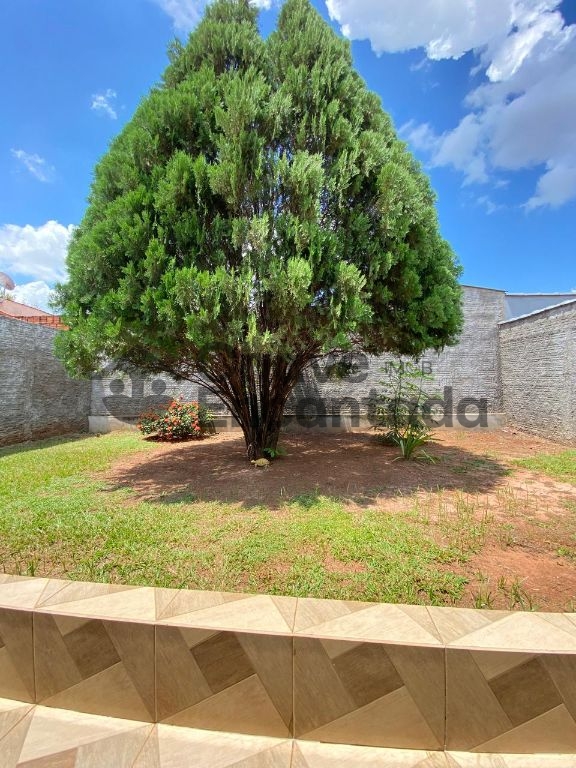 Casa no São Braz com jardim amplo