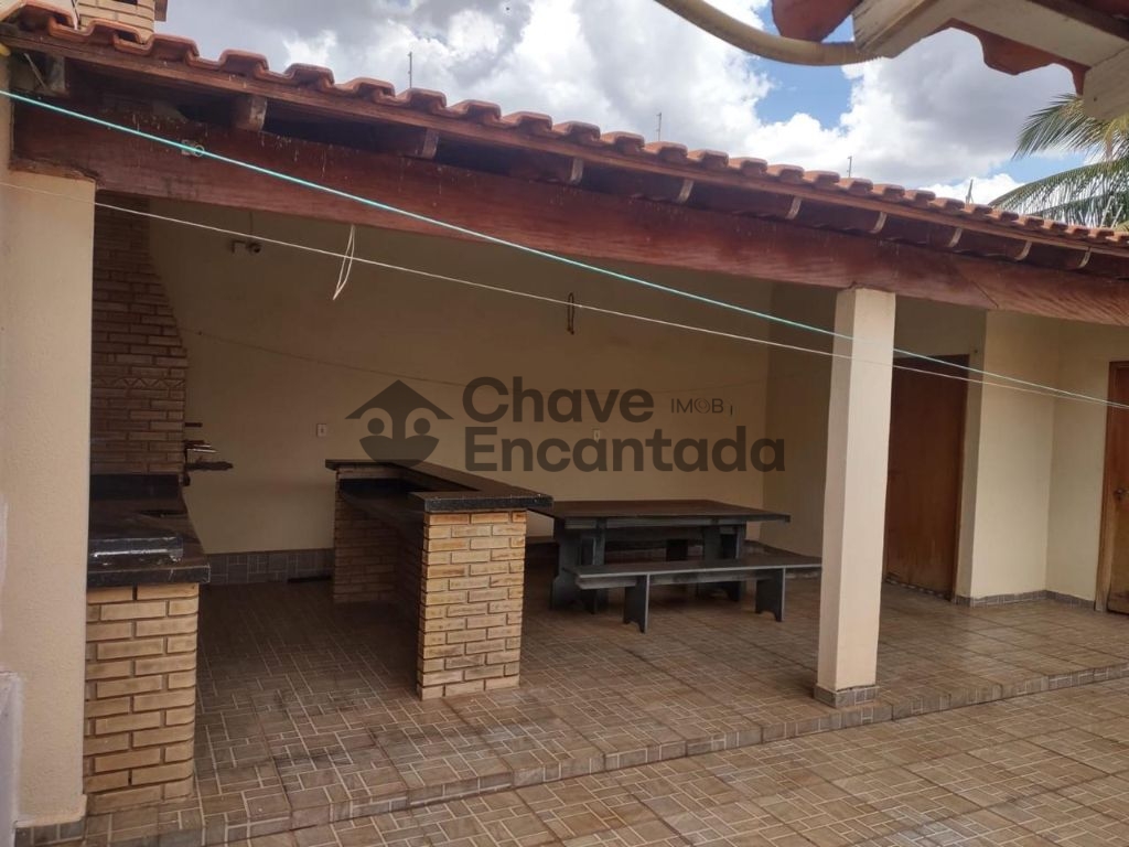 Casa no toselar com edícula