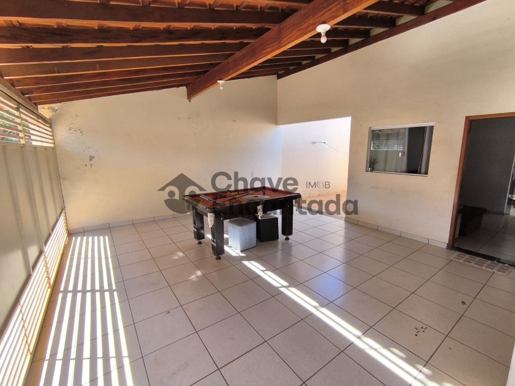 Casa com barracao um excelente custo beneficio.