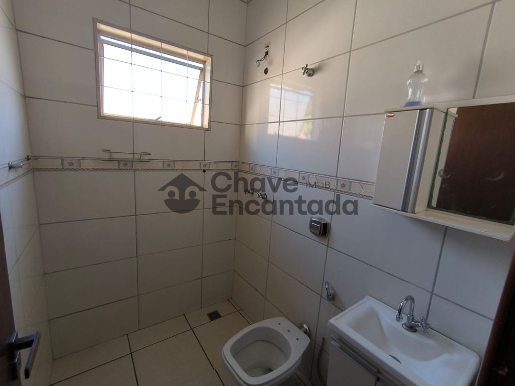 Casa com barracao um excelente custo beneficio.