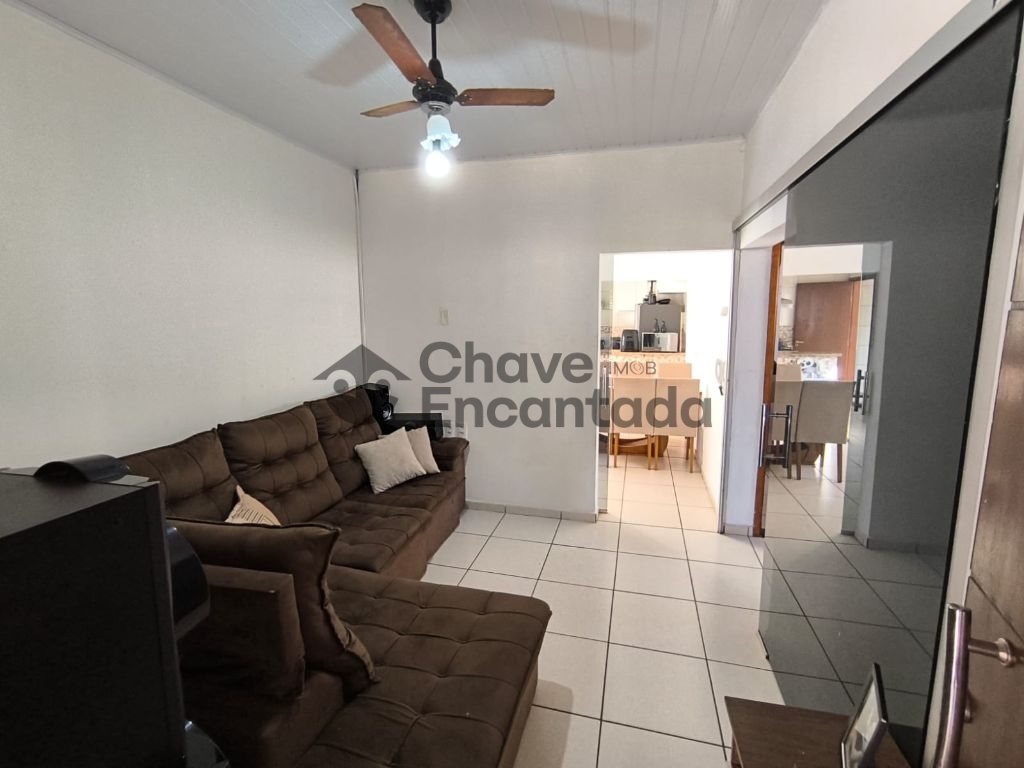 Casa com barracao um excelente custo beneficio.