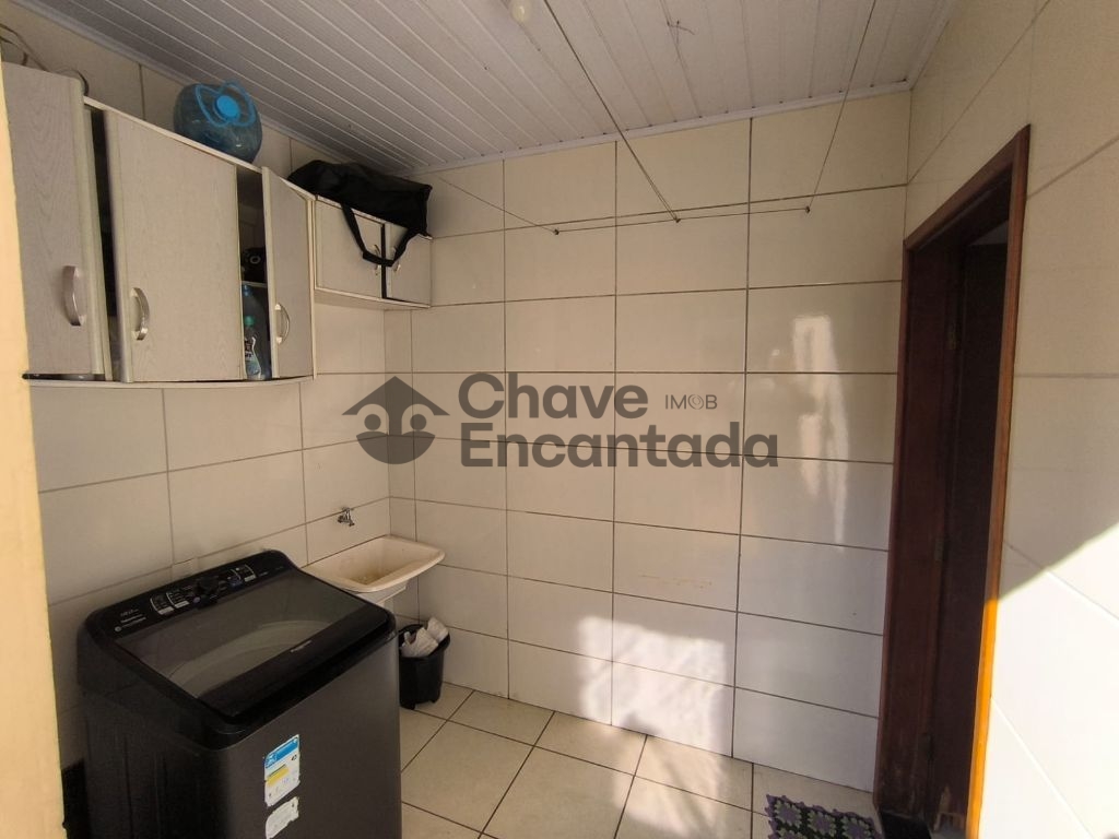 Casa com barracao um excelente custo beneficio.