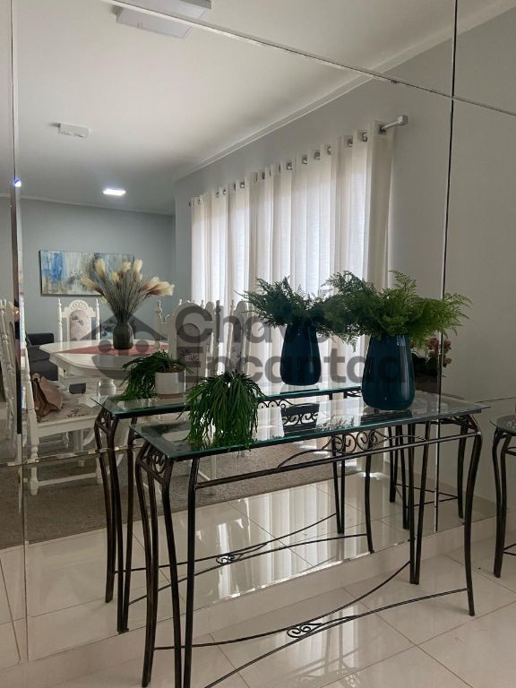 Apartamento de porteira fechada no residencial luiz dona