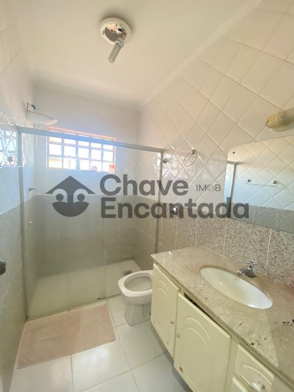 Sobrado amplo e elegante.