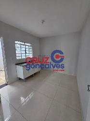 Linda Casa Padrão para venda na Vila Nova, Rio Claro - 2 Dormitórios e 2 Garagens - Cruz Gonçalves Imóveis