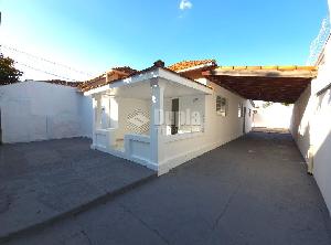 Casa com lote de 312 m² colada no SESI e MUFFATO em bairro central de Birigui-SP - Dupla Imóveis