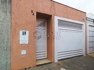 CASA COM SUÍTE E CLOSET PARA VENDA NO JARDIM SANT´ANA - Dupla Imóveis