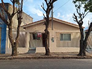 CASA EM ÓTIMA LOCALIZAÇÃO PARA LOCAÇÃO AQUI EM BIRIGUI-SP - Dupla Imóveis