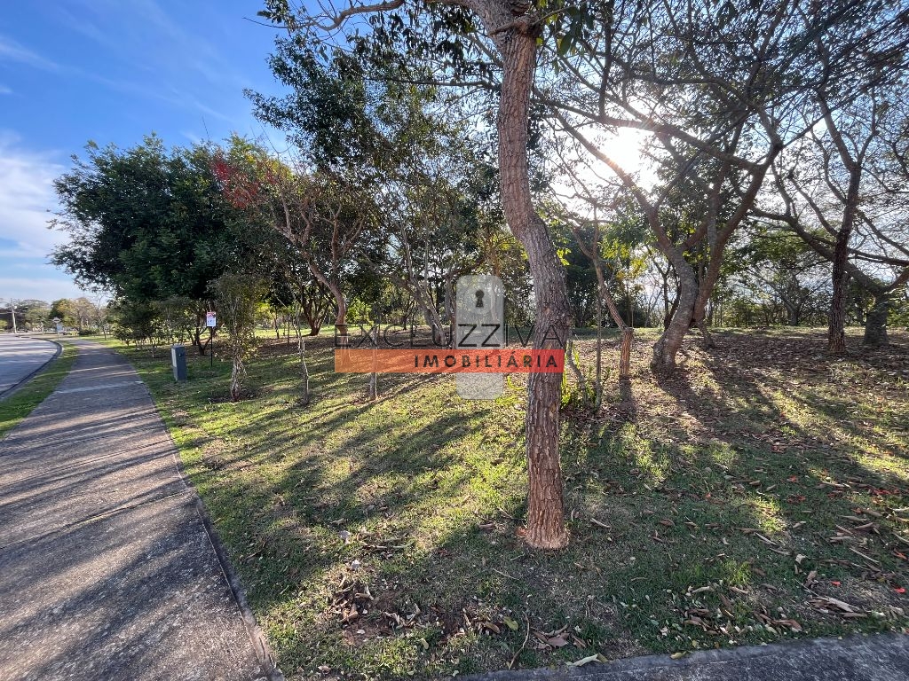 Casa em Condomínio à venda em Taubaté: 3 suítes, churrasqueira e piscina!