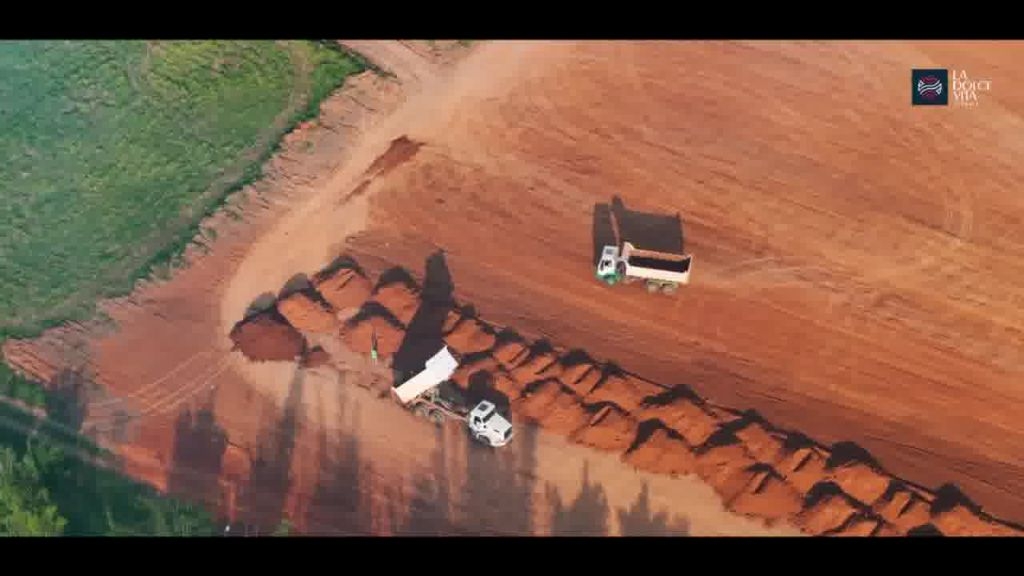 Venda de Terreno / Padrão na cidade de Taubaté