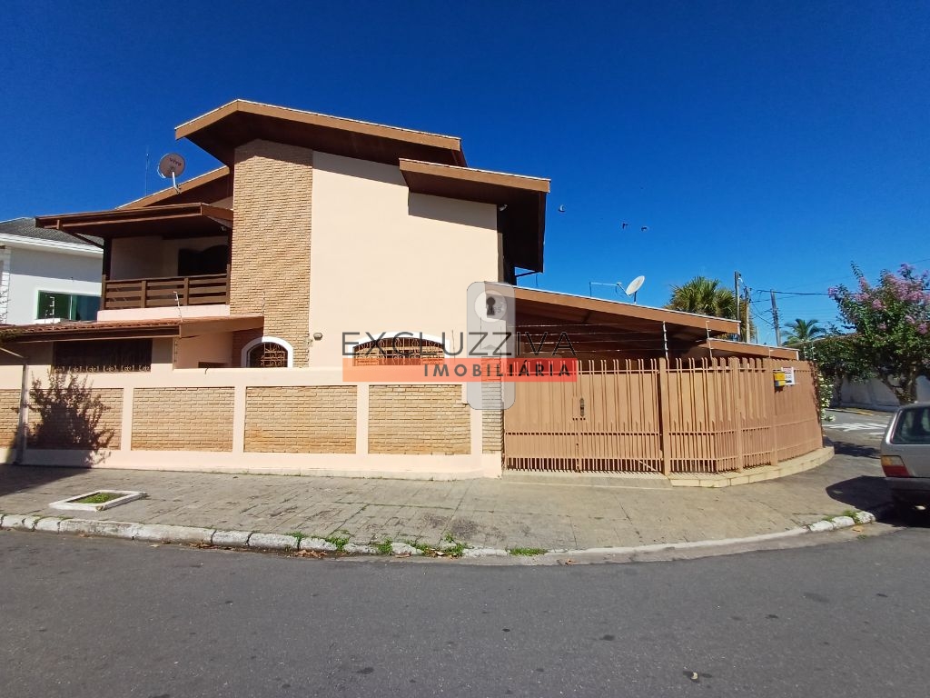 Sobrado, 3 quartos, 297 m² - Foto 1