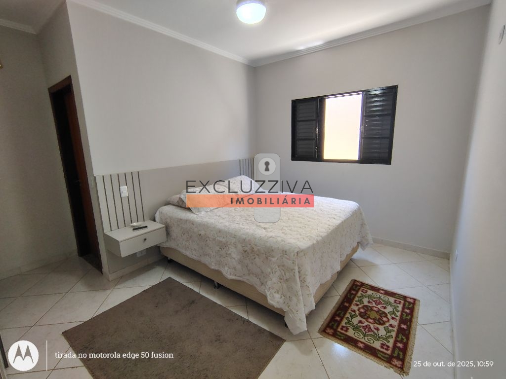 Charmosa casa à venda no Condomínio Jardim de Alah em Taubaté