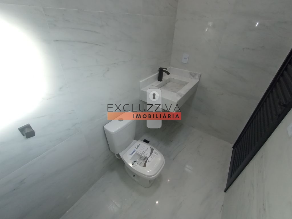 Casa em Condomínio à venda em Taubaté: 3 suítes, churrasqueira e piscina!