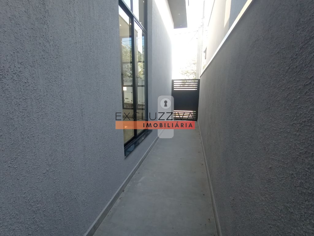 Casa em Condomínio à venda em Taubaté: 3 suítes, churrasqueira e piscina!