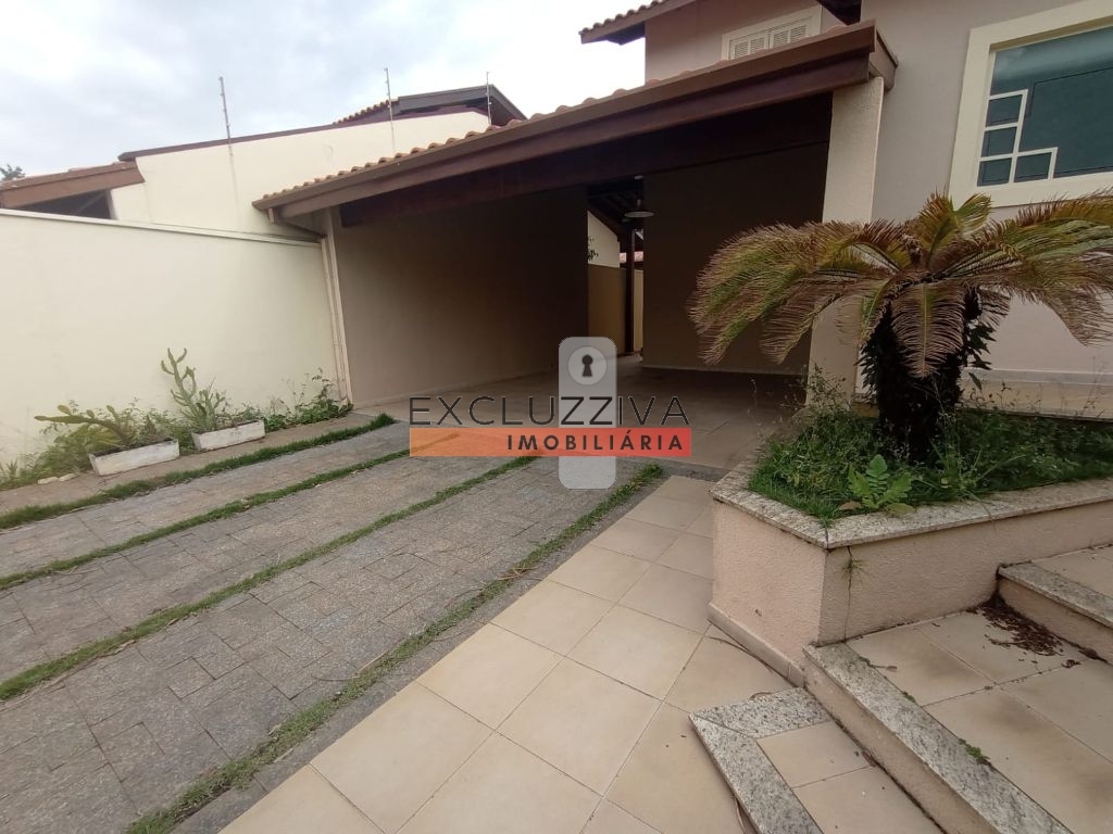 Sobrado, 3 quartos, 218 m² - Foto 1