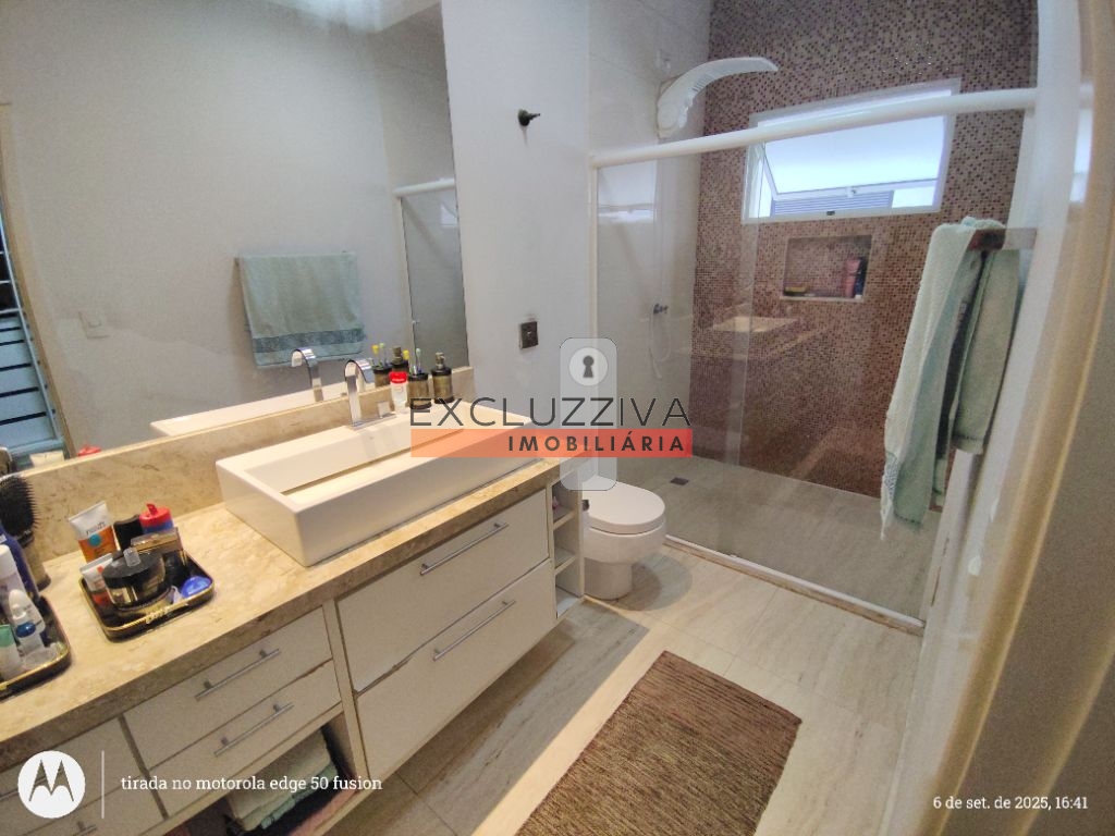 Casa de luxo com piscina e churrasqueira no Condomínio Green Park em Taubaté