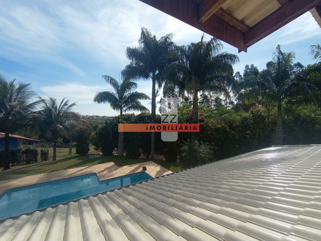 Casa à venda no Jardim Palmeiras, Caçapava - Espaçoso sobrado com 4 dormitórios e 5 vagas de garagem!