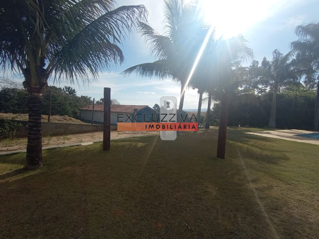 Casa à venda no Jardim Palmeiras, Caçapava - Espaçoso sobrado com 4 dormitórios e 5 vagas de garagem!