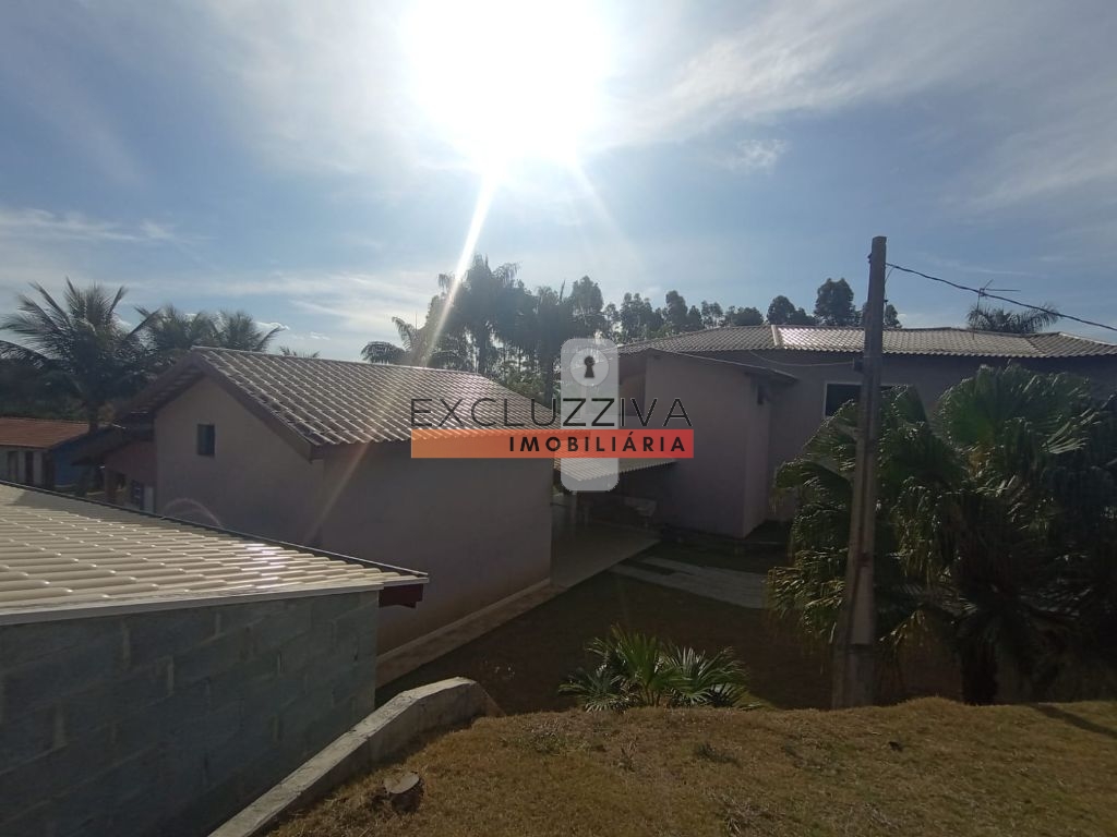 Casa à venda no Jardim Palmeiras, Caçapava - Espaçoso sobrado com 4 dormitórios e 5 vagas de garagem!