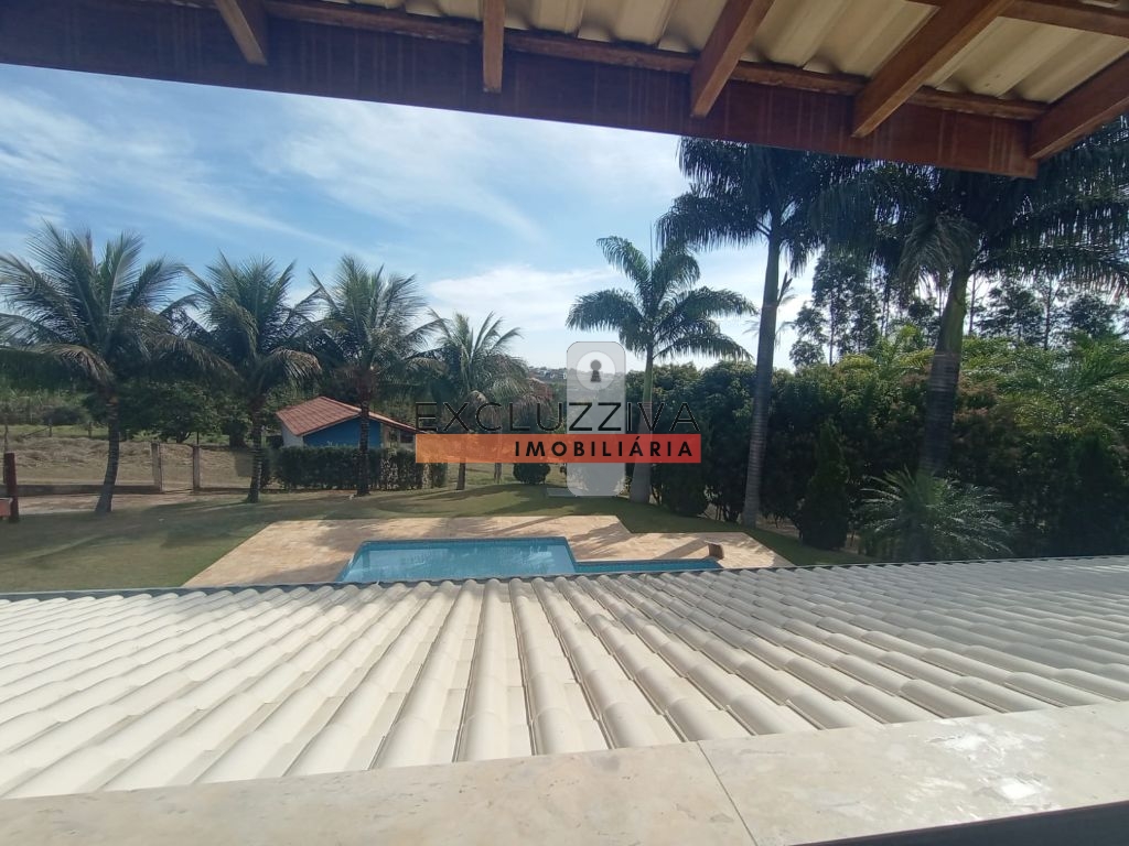 Casa à venda no Jardim Palmeiras, Caçapava - Espaçoso sobrado com 4 dormitórios e 5 vagas de garagem!
