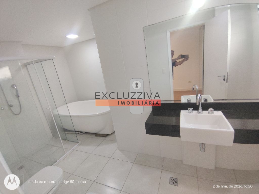 Cobertura Duplex com 4 Suítes para Alugar no Residencial Placere em Taubaté com entrada privativa para o Taubaté Shoppping