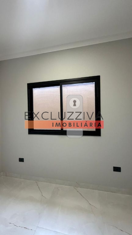 Casa Padrão à Venda no Residencial Antares em Taubaté