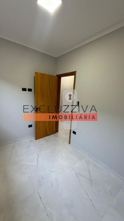 Casa Padrão à Venda no Residencial Antares em Taubaté