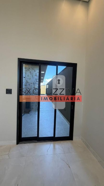 Casa Padrão à Venda no Residencial Antares em Taubaté