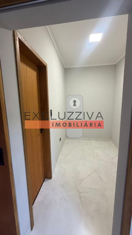 Casa Padrão à Venda no Residencial Antares em Taubaté