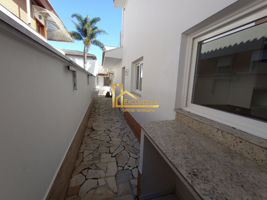 Venda de Casas / Sobrado Condomínio na cidade de Taubaté
