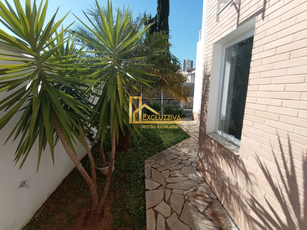 Venda de Casas / Sobrado Condomínio na cidade de Taubaté