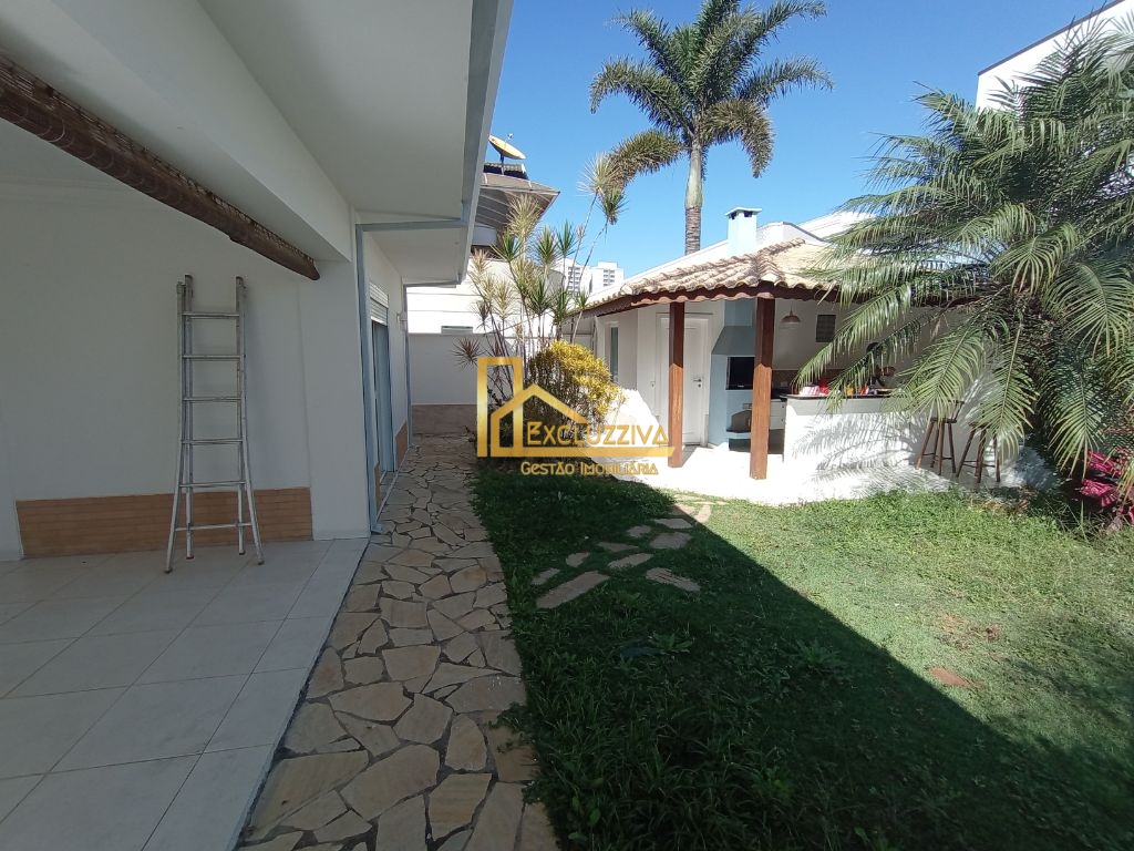 Venda de Casas / Sobrado Condomínio na cidade de Taubaté