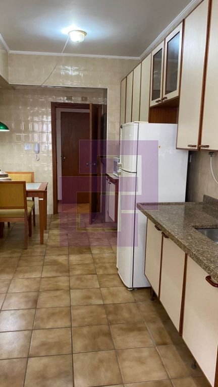 Locação de Apartamentos / Padrão na cidade de Guarujá