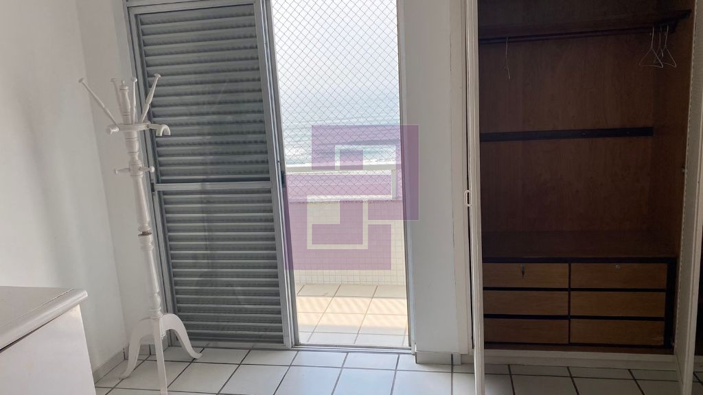 Venda de Apartamentos / Padrão na cidade de Guarujá
