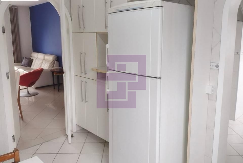 Locação de Apartamentos / Padrão na cidade de Guarujá
